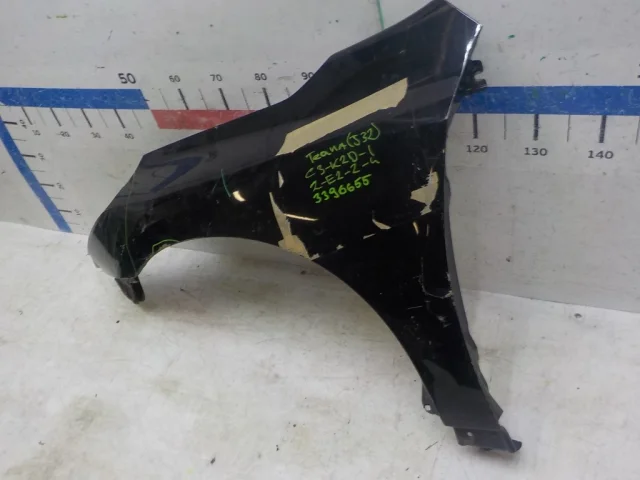 Крылья для Nissan Teana J32 2008-2013 на фотографиях