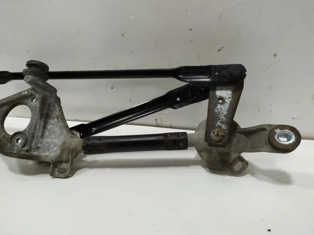 Трапеция стеклоочистителей для Hyundai Solaris 2 (2017-2022) на фотографиях