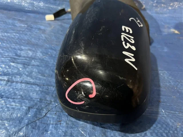 Стекла и зеркала для Toyota Corolla E120/E130 Хэтчбек 2001-2007 на фотографиях