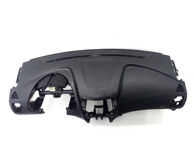 Накладка панели приборов для Hyundai Solaris 1 RB (2011-2013) на фотографиях