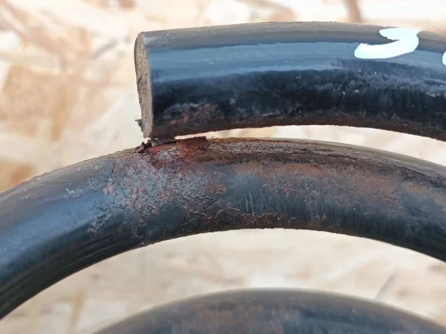 Пружина амортизатора задняя для Mitsubishi Pajero V90 5dr 2006-2011 на фотографиях