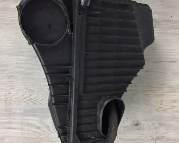 Корпус воздушного фильтра для Audi Q7 4L 2005-2015 на фотографиях