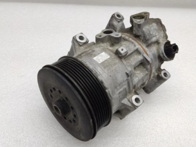 Компрессор кондиционера для Toyota RAV4 XA30 2005-2012 на фотографиях