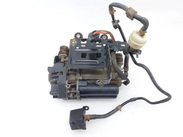 Компрессор пневмоподвески задний для Audi Q7 4M 2015+ на фотографиях