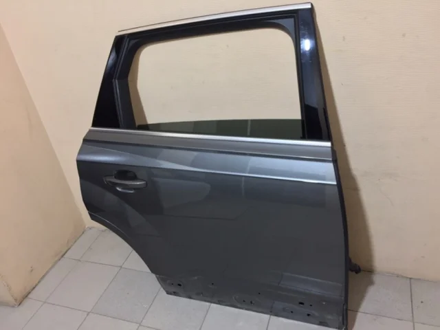 Дверь задняя правая для Audi Q7 4M 2015+ на фотографиях