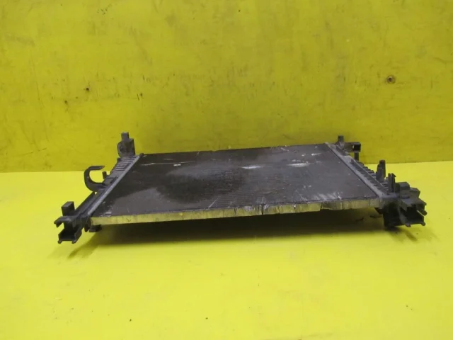 Радиатор охлаждения ДВС для Renault Sandero 5S 2012-2018 на фотографиях