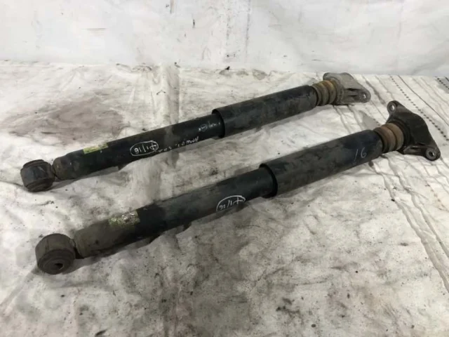 Амортизатор задний левый для Mazda CX 5 KE 2011-2017 на фотографиях