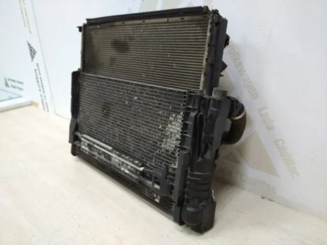 Радиатор охлаждения ДВС для BMW X3 Е83 2003-2010 на фотографиях