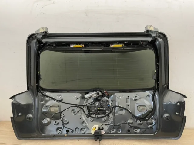 Дверь багажника для Audi Q7 4M 2015+ на фотографиях