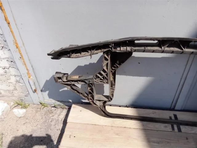 Панель радиатора (телевизор) для BMW X3 Е83 2003-2010 на фотографиях