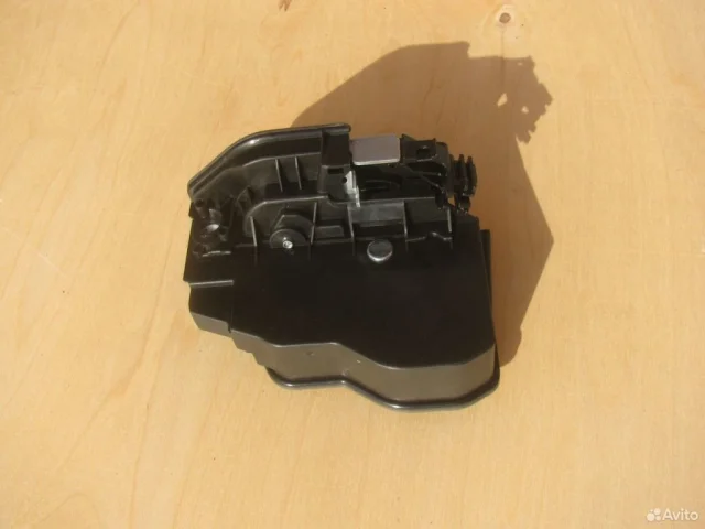 Замок передней левой двери для BMW X3 Е83 2003-2010 на фотографиях