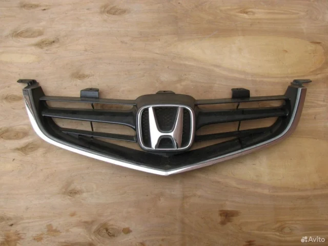 Решетка радиатора для Honda Accord 7 2002-2008 на фотографиях