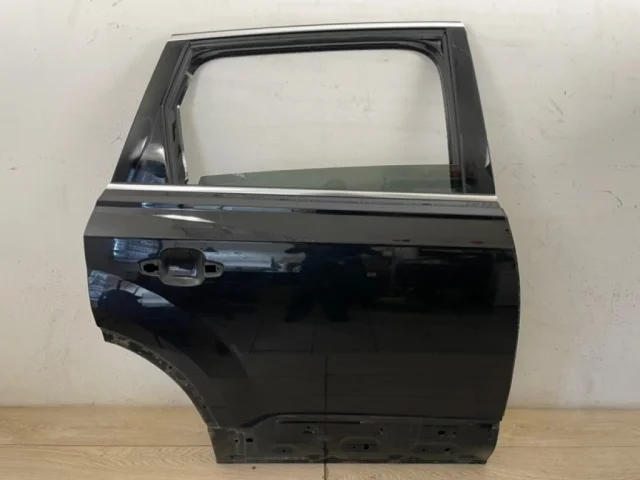 Дверь задняя правая для Audi Q7 4M 2015+ на фотографиях