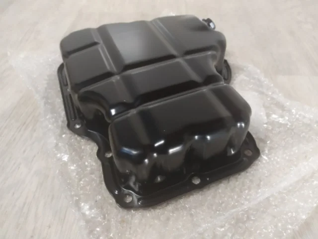 Поддон картера для Mitsubishi Outlander 1 CU0W 2002-2009 на фотографиях