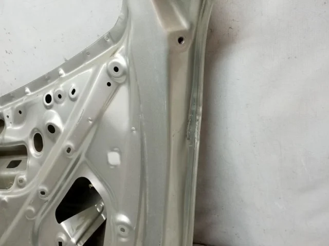 Крышка багажника для Toyota Corolla E120/E130 Хэтчбек 2001-2007 на фотографиях