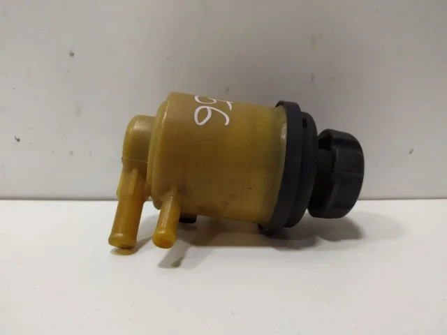 Бачок ГУР для Hyundai Solaris 1 рестайлинг 2014-2017 на фотографиях