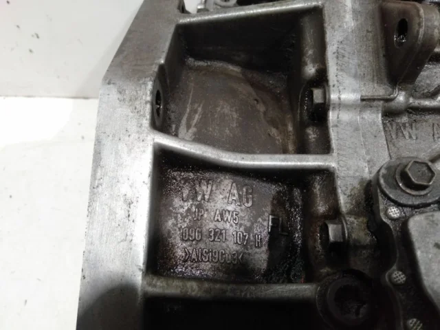 Блок управления двигателем для Volkswagen Polo III Седан (6N2) 1999-2001 на фотографиях