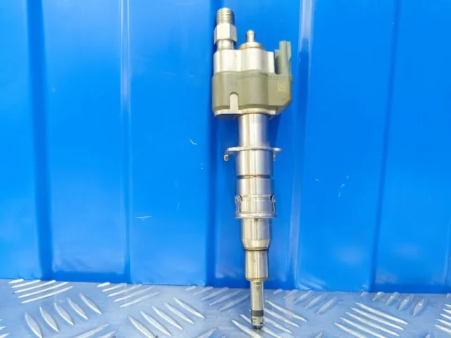 Форсунка топливная для BMW 3er Е90 2005-2011 на фотографиях