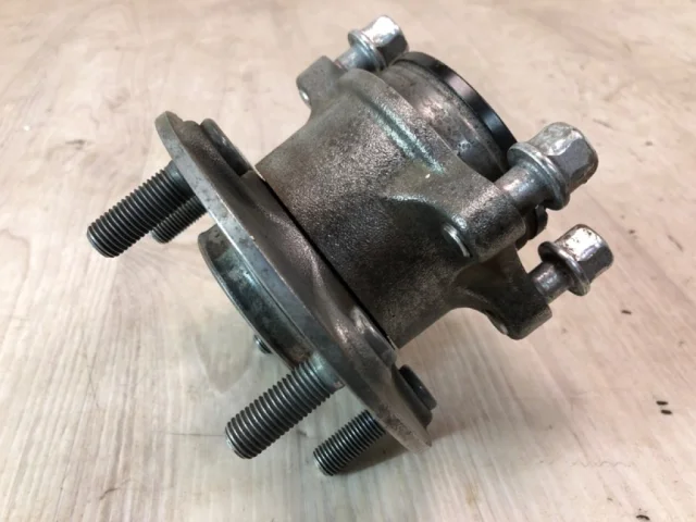 Ступица колеса задняя левая для Mitsubishi ASX I 2010-2012 на фотографиях