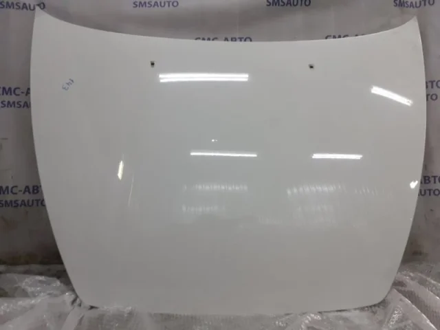 Капот для Volvo C30 MK 2006-2013 на фотографиях