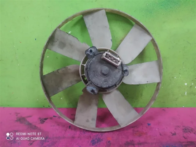 Вентилятор радиатора охлаждения ДВС для Volkswagen Golf III (1H5)Универсал (EU) 1991-2001 на фотографиях