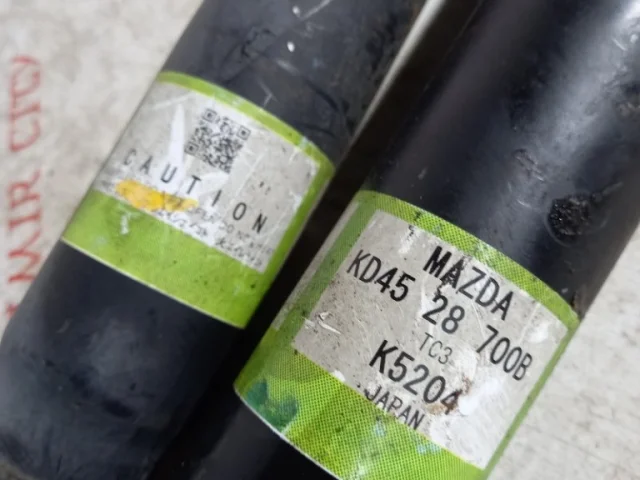 Амортизатор задний левый для Mazda CX 5 KE 2011-2017 на фотографиях