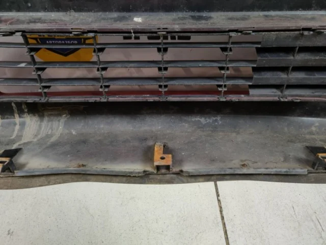 Бампер передний для Suzuki Swift Хэтчбек 3-d 2004-2010 на фотографиях