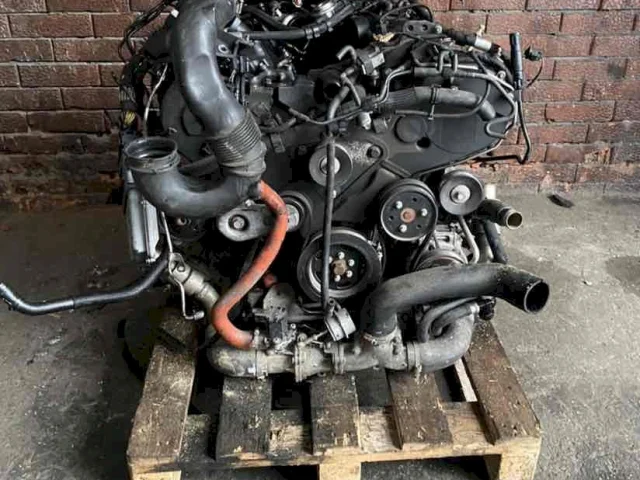 Двигатель без навесного для Jaguar XF X250 2008-2016 на фотографиях