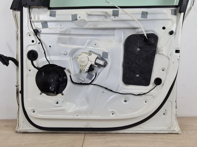 Дверь передняя правая для Audi Q7 4L 2005-2015 на фотографиях