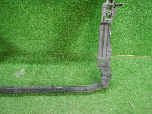 Панель радиатора (телевизор) для Volkswagen Golf VII (5G) 2012-2017 на фотографиях