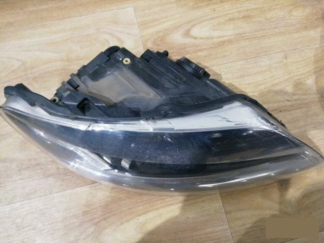 Фара правая для Audi Q7 4L 2005-2015 на фотографиях