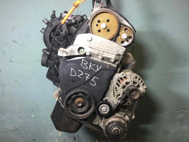 Двигатель без навесного для Volkswagen Polo IV Седан (9N2) 2003-2005 на фотографиях