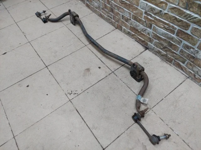 Стабилизатор поперечной устойчивости задний для Jeep Grand Cherokee 4 WK2 rest 2013-2018 на фотографиях