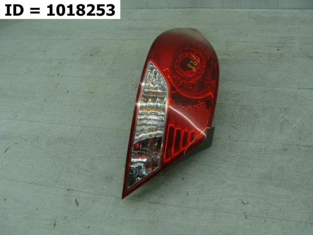 Фонарь левый для Hyundai Solaris 1 RB (2011-2013) на фотографиях