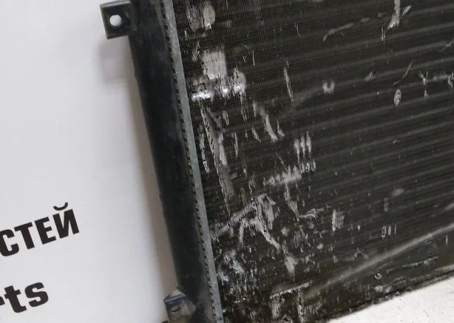 Радиатор охлаждения ДВС для Volkswagen Golf VI (5K) 2008-2012 на фотографиях