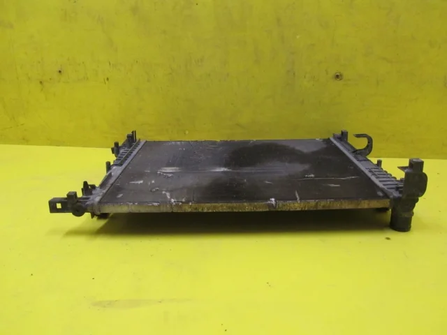 Радиатор охлаждения ДВС для Renault Sandero 5S 2012-2018 на фотографиях