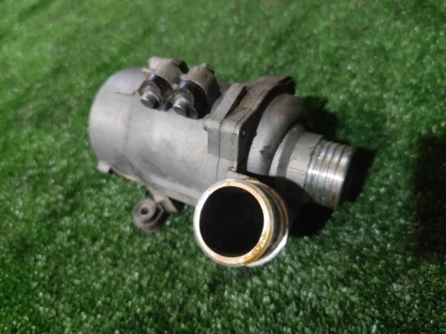 Насос охлаждающей жидкости ДВС(Помпа) для BMW X3 Е83 2003-2010 на фотографиях