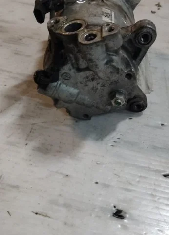 Компрессор кондиционера для BMW X3 F25 2010-2017 на фотографиях