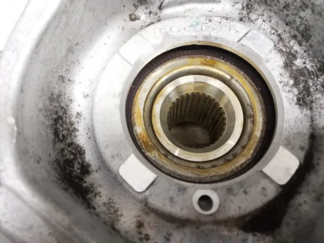 Кулак поворотный левый для Land Rover Range Rover Evoque L538 2011-2015 на фотографиях