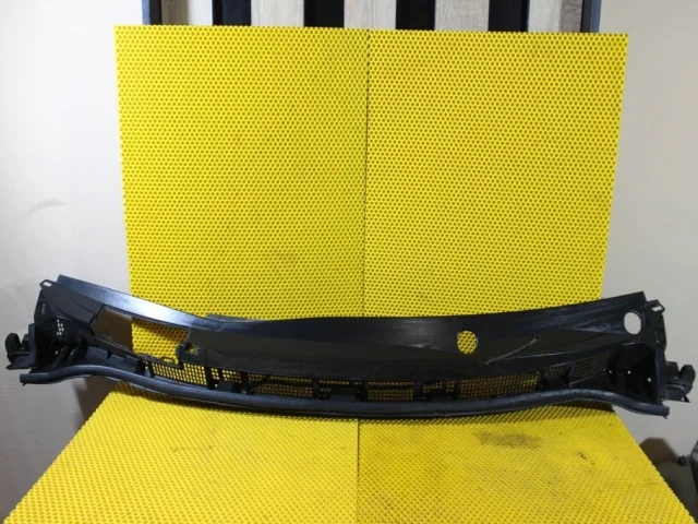 Жабо правое для Nissan Tiida C11 Хэтчбек 2007-2014 на фотографиях