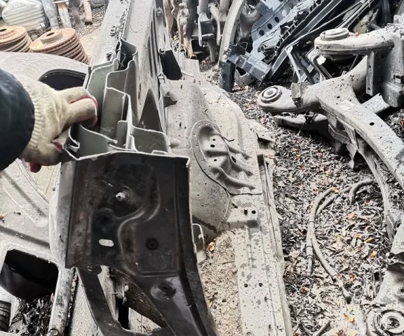 Заднее левое крыло для Mercedes-Benz GL class X164 2006-2012 на фотографиях