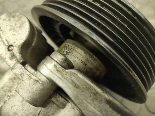 Насос ГУР для BMW X3 Е83 2003-2010 на фотографиях