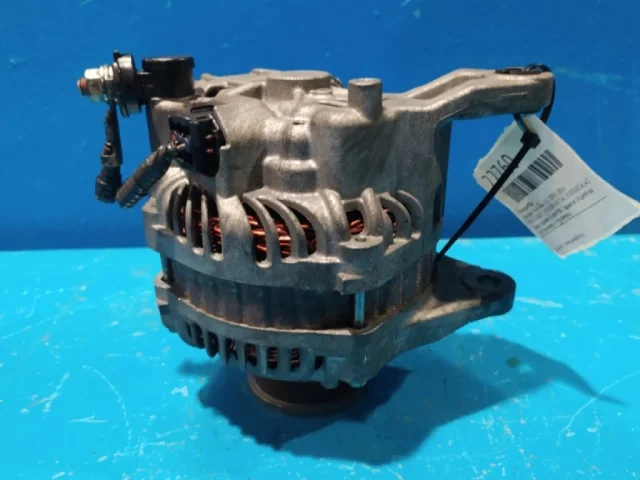 Генератор для Nissan Navara D40 2004-2010 на фотографиях