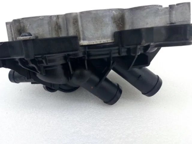 Насос охлаждающей жидкости ДВС(Помпа) для Skoda Rapid I rest NH3 2017-2020 на фотографиях