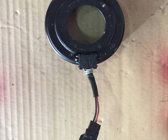 Компрессор кондиционера для Renault Logan 2014-2018 (L8) на фотографиях