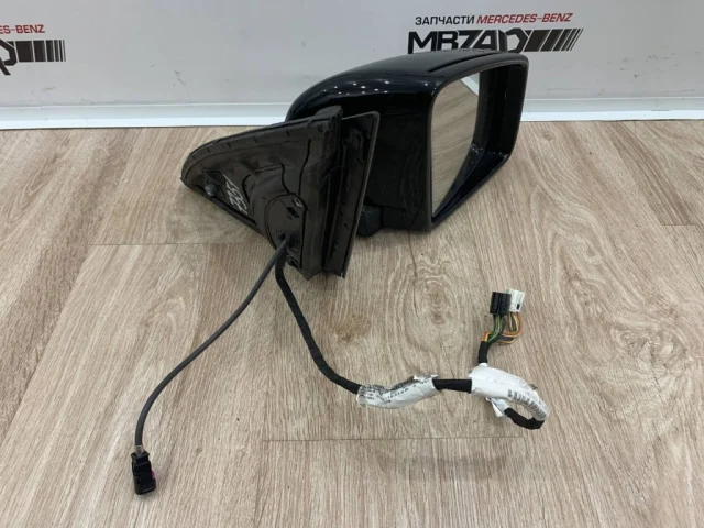 Стекла и зеркала для Mercedes-Benz GL class X166 2012-2016 на фотографиях