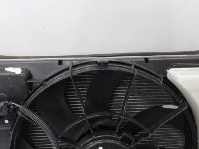 Кассета радиаторов для Hyundai Solaris 1 RB (2011-2013) на фотографиях