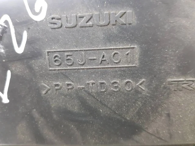 Корпус воздушного фильтра (нижняя часть) для Suzuki Grand Vitara 1998-2005 на фотографиях