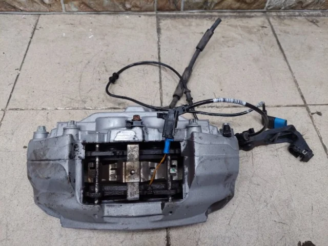 Суппорт передний левый для Mercedes-Benz E class W213 2016-2023 на фотографиях