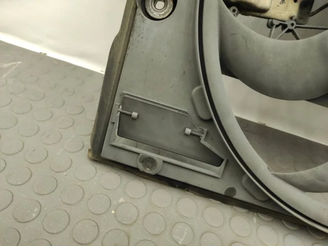 Вентилятор радиатора охлаждения ДВС для BMW 3er Е46 1998-2007 на фотографиях